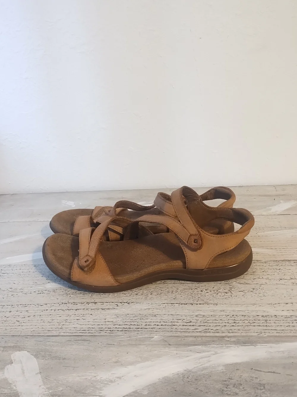 Taos stand up get comfortable Leather Sandal women's usaSz 8 /6 UK size